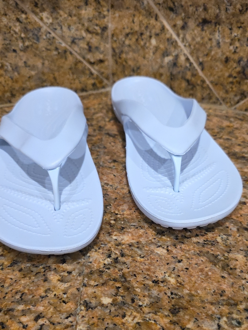Crocs Flip Flops - SZ 10 - Picture 2 of 6